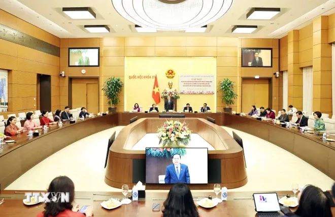 Chủ tịch Quốc hội Trần Thanh Mẫn gặp mặt nữ đại biểu Quốc hội hoạt động chuyên trách - Ảnh 2. Chủ tịch Quốc hội Trần Thanh Mẫn gặp mặt nữ đại biểu Quốc hội hoạt động chuyên trách - Ảnh 2.