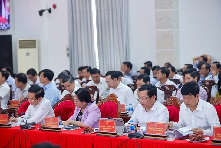 Thủ tướng: Nỗ lực hoàn thành 600 km cao tốc tại ĐBSCL trong năm 2025 - Ảnh 4. Thủ tướng: Nỗ lực hoàn thành 600 km cao tốc tại ĐBSCL trong năm 2025 - Ảnh 4.