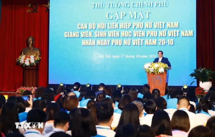 Thủ tướng: Tạo nên bức tranh đẹp, giàu bản sắc của phụ nữ Việt Nam - Ảnh 2. Thủ tướng: Tạo nên bức tranh đẹp, giàu bản sắc của phụ nữ Việt Nam - Ảnh 2.