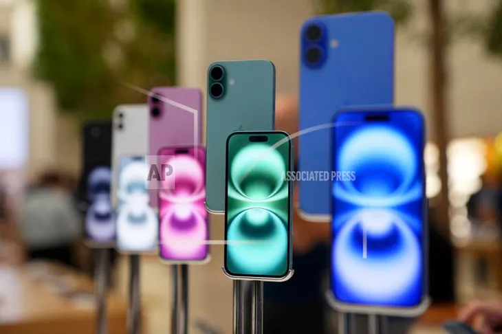 Người dùng iPhone 16 phàn nàn việc iOS 18 hao pin quá mức - Ảnh 1. Người dùng iPhone 16 phàn nàn việc iOS 18 hao pin quá mức - Ảnh 1.