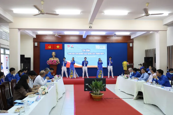 Tuổi trẻ TP Hồ Chí Minh và những hoạt động ý nghĩa kỷ niệm 110 năm Ngày sinh anh hùng Lý Tự Trọng - Ảnh 1. Tuổi trẻ TP Hồ Chí Minh và những hoạt động ý nghĩa kỷ niệm 110 năm Ngày sinh anh hùng Lý Tự Trọng - Ảnh 1.