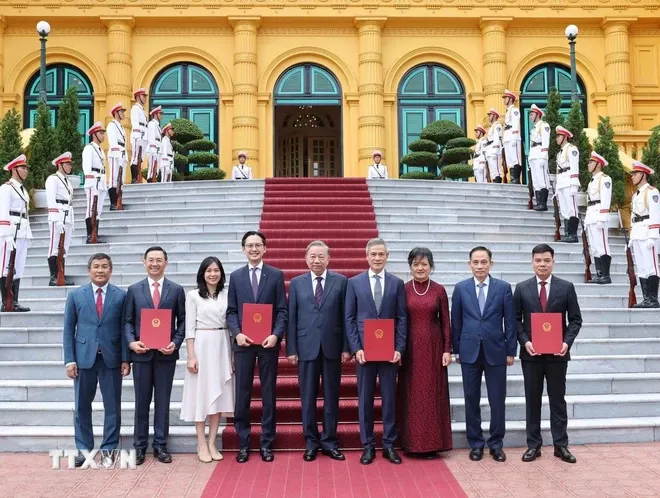 Tổng Bí thư, Chủ tịch nước Tô Lâm trao quyết định bổ nhiệm Đại sứ Việt Nam tại Liên hợp quốc và các nước - Ảnh 3. Tổng Bí thư, Chủ tịch nước Tô Lâm trao quyết định bổ nhiệm Đại sứ Việt Nam tại Liên hợp quốc và các nước - Ảnh 3.