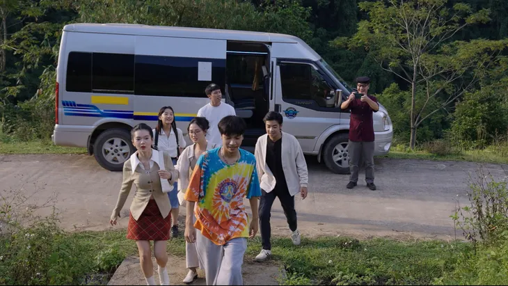Đi giữa trời rực rỡ - Tập cuối: Pu Chải về thăm bản, kết phim đẹp như mơ - Ảnh 4. Đi giữa trời rực rỡ - Tập cuối: Pu Chải về thăm bản, kết phim đẹp như mơ - Ảnh 4.