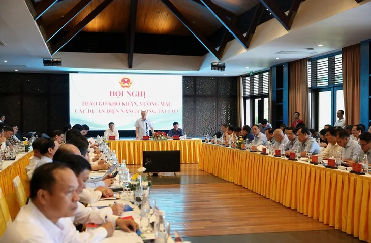 Phó Thủ tướng Nguyễn Hòa Bình: Tập trung tháo gỡ khó khăn, vướng mắc cho các dự án điện năng lượng tái tạo - Ảnh 1. Phó Thủ tướng Nguyễn Hòa Bình: Tập trung tháo gỡ khó khăn, vướng mắc cho các dự án điện năng lượng tái tạo - Ảnh 1.