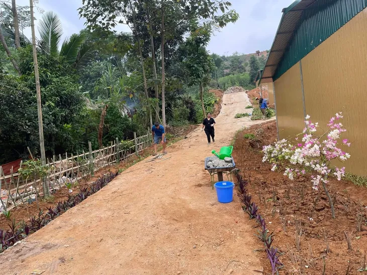 Người dân thôn Làng Nủ nén đau thương, xây dựng cuộc sống mới - Ảnh 15. Người dân thôn Làng Nủ nén đau thương, xây dựng cuộc sống mới - Ảnh 15.