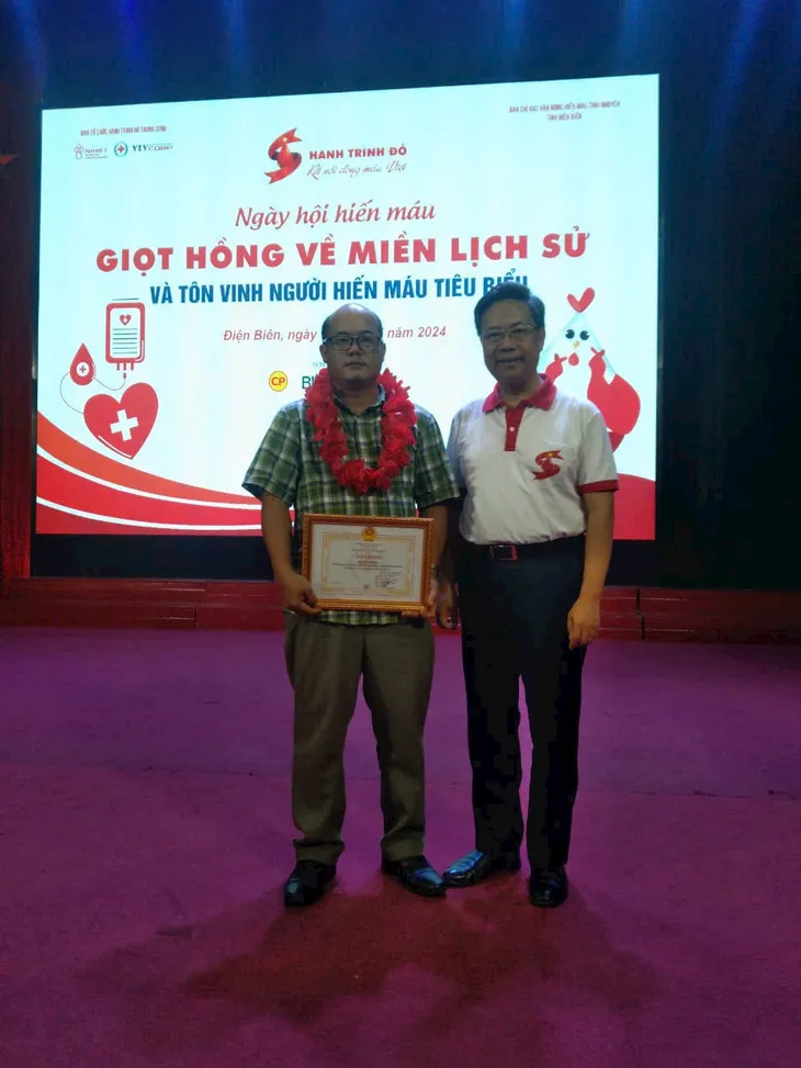 Người bác sĩ miền núi tận tụy hết lòng vì người bệnh - Ảnh 5. Người bác sĩ miền núi tận tụy hết lòng vì người bệnh - Ảnh 5.
