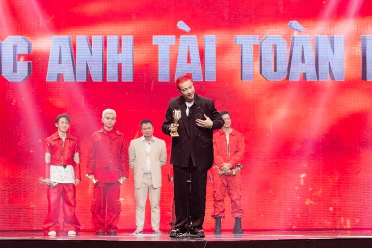 S.T Sơn Thạch cùng Nhà Tinh Hoa hát Mẹ yêu con tôn vinh Phụ nữ Việt Nam - Ảnh 2. S.T Sơn Thạch cùng Nhà Tinh Hoa hát Mẹ yêu con tôn vinh Phụ nữ Việt Nam - Ảnh 2.