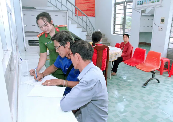 Những nữ chiến sĩ công an nhân dân đảm đang trên nhiều mặt trận công tác - Ảnh 2. Những nữ chiến sĩ công an nhân dân đảm đang trên nhiều mặt trận công tác - Ảnh 2.