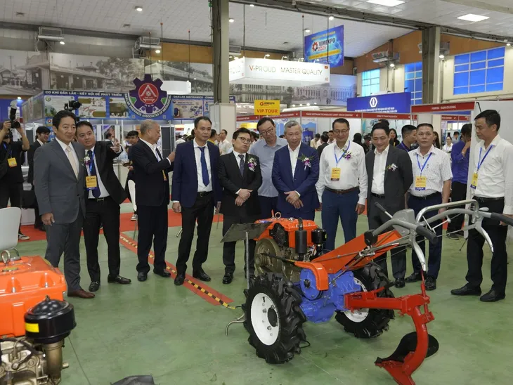 VEAM tham gia triển lãm quốc tế về công nghiệp hỗ trợ và chế biến chế tạo Việt Nam – VIMEXPO 2024 - Ảnh 5. VEAM tham gia triển lãm quốc tế về công nghiệp hỗ trợ và chế biến chế tạo Việt Nam – VIMEXPO 2024 - Ảnh 5.