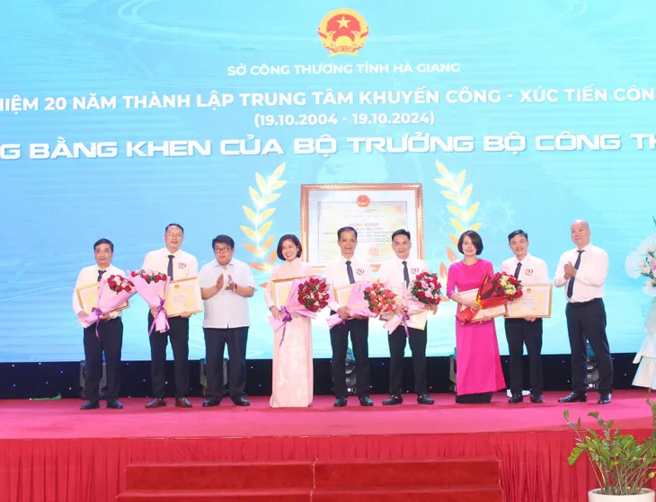 Hoạt động khuyến công là cầu nối giữa đơn vị sản xuất và thị trường - Ảnh 1. Hoạt động khuyến công là cầu nối giữa đơn vị sản xuất và thị trường - Ảnh 1.