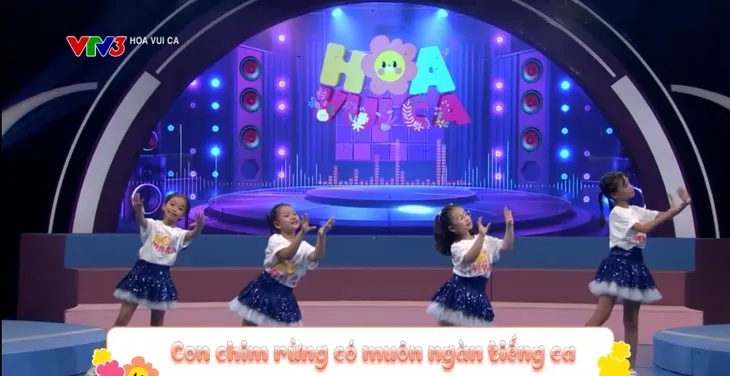 Hoa vui ca: Điệu múa nhịp nhàng dành tặng mẹ - Ảnh 2. Hoa vui ca: Điệu múa nhịp nhàng dành tặng mẹ - Ảnh 2.