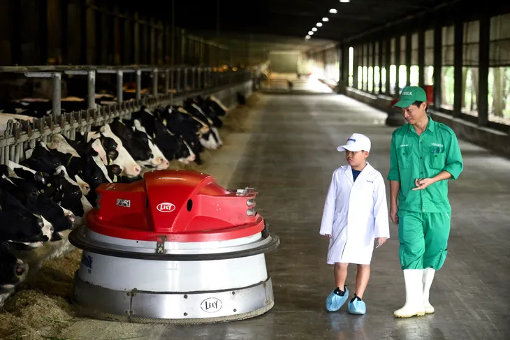 Vinamilk lan tỏa ý thức bảo vệ môi trường đến học sinh qua siêu nhà máy sữa và trang trại Green Farm - Ảnh 3. Vinamilk lan tỏa ý thức bảo vệ môi trường đến học sinh qua siêu nhà máy sữa và trang trại Green Farm - Ảnh 3.