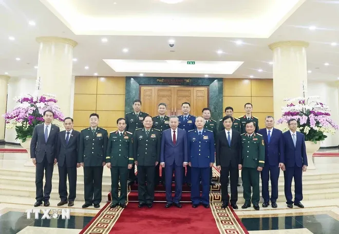 Tổng Bí thư Tô Lâm tiếp Phó Chủ tịch Quân ủy Trung ương Trung Quốc - Ảnh 3. Tổng Bí thư Tô Lâm tiếp Phó Chủ tịch Quân ủy Trung ương Trung Quốc - Ảnh 3.