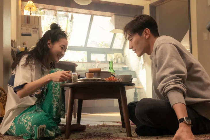 “Nữ pháp sư” Kim Go Eun trở lại rạp với phim tình cảm lãng mạn - Ảnh 2. “Nữ pháp sư” Kim Go Eun trở lại rạp với phim tình cảm lãng mạn - Ảnh 2.