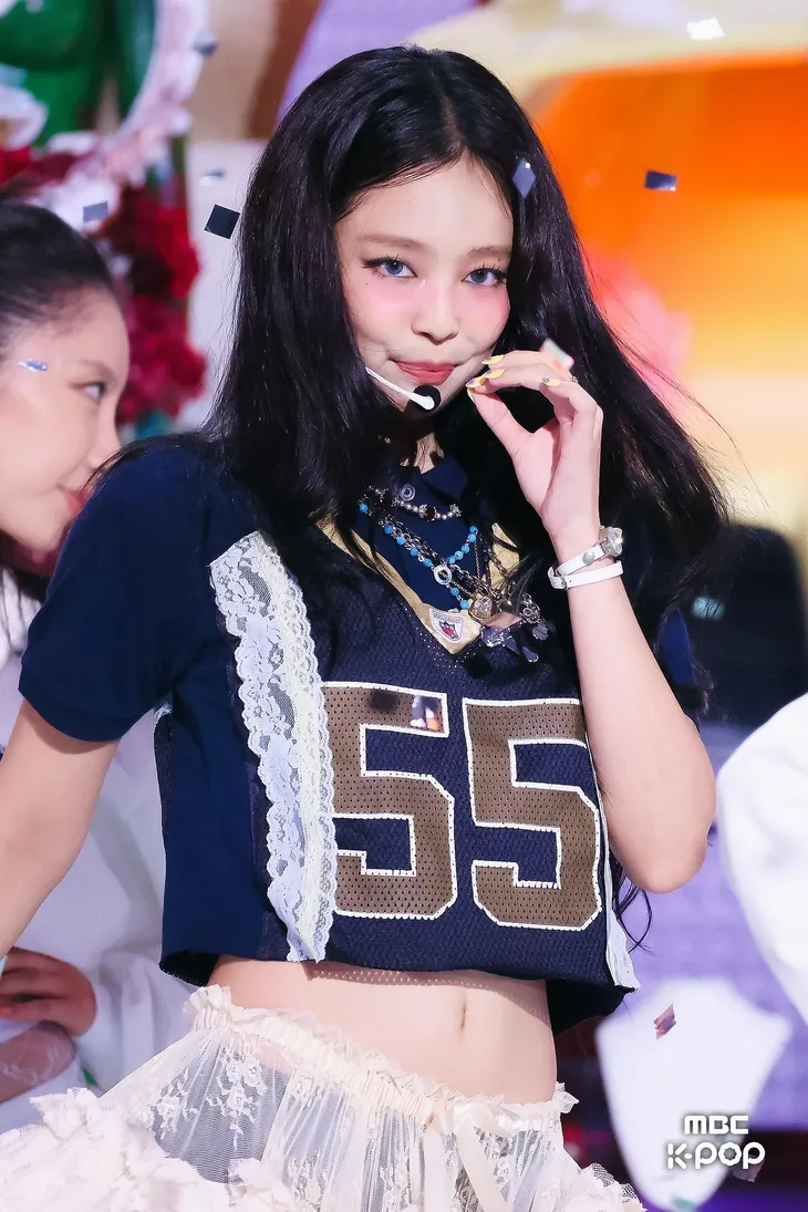 BLACKPINK tỏa sáng từ hoạt động nhóm đến solo - Ảnh 1. BLACKPINK tỏa sáng từ hoạt động nhóm đến solo - Ảnh 1.