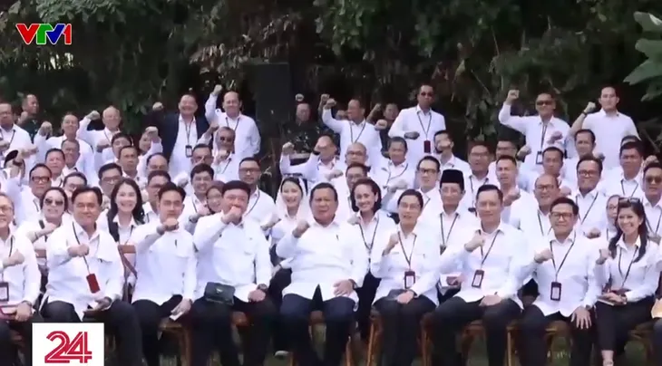 Tân Tổng thống Indonesia đích thân huấn luyện nội các ở Học viện Quân sự - Ảnh 1. Tân Tổng thống Indonesia đích thân huấn luyện nội các ở Học viện Quân sự - Ảnh 1.