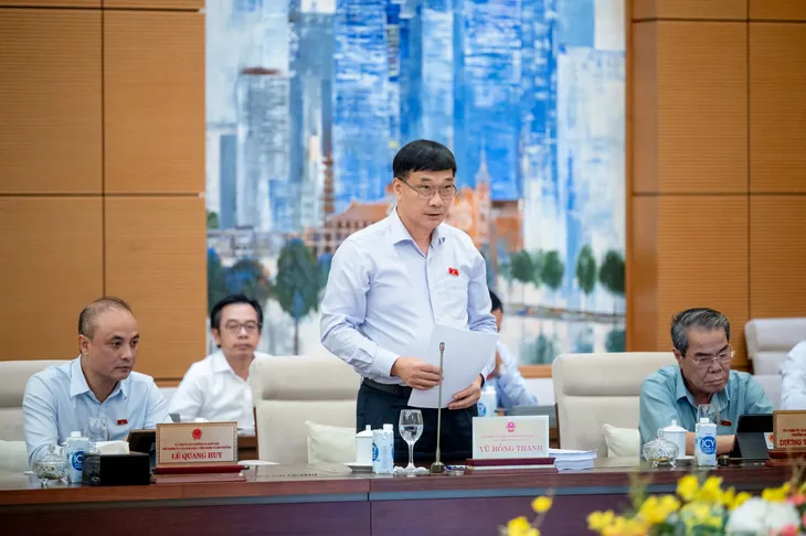 THTT: Quốc hội thảo luận về kết quả giám sát thị trường bất động sản - Ảnh 1. THTT: Quốc hội thảo luận về kết quả giám sát thị trường bất động sản - Ảnh 1.