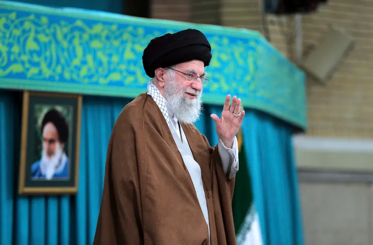Iran cảnh báo đáp trả Israel sau cuộc không kích Tehran - Ảnh 1. Iran cảnh báo đáp trả Israel sau cuộc không kích Tehran - Ảnh 1.