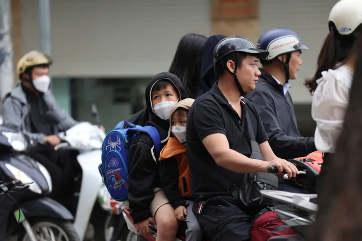 Hà Nội những ngày đầu đón gió lạnh về - Ảnh 3. Hà Nội những ngày đầu đón gió lạnh về - Ảnh 3.