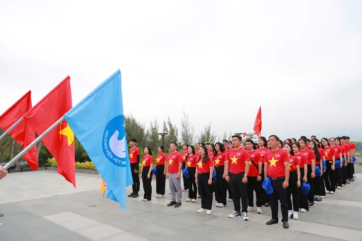 Sinh viên Khánh Hòa và tình yêu biển đảo - Ảnh 2. Sinh viên Khánh Hòa và tình yêu biển đảo - Ảnh 2.