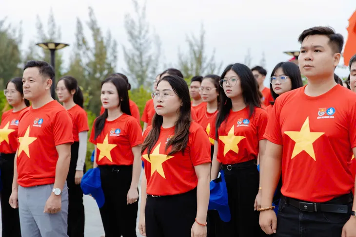 Sinh viên Khánh Hòa và tình yêu biển đảo - Ảnh 3. Sinh viên Khánh Hòa và tình yêu biển đảo - Ảnh 3.