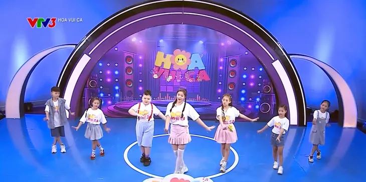 Hoa vui ca: Khởi động trước khi tập nhảy nhé! - Ảnh 2. Hoa vui ca: Khởi động trước khi tập nhảy nhé! - Ảnh 2.