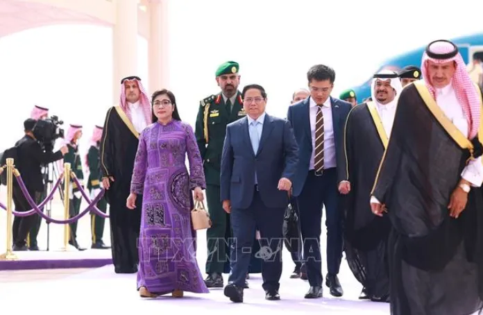 Thủ tướng Chính phủ Phạm Minh Chính và Phu nhân bắt đầu thăm Saudi Arabia - Ảnh 1. Thủ tướng Chính phủ Phạm Minh Chính và Phu nhân bắt đầu thăm Saudi Arabia - Ảnh 1.