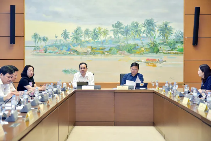 Chủ tịch Quốc hội: Tạo cơ sở pháp lý đồng bộ cho việc tổ chức mô hình chính quyền đô thị - Ảnh 2. Chủ tịch Quốc hội: Tạo cơ sở pháp lý đồng bộ cho việc tổ chức mô hình chính quyền đô thị - Ảnh 2.