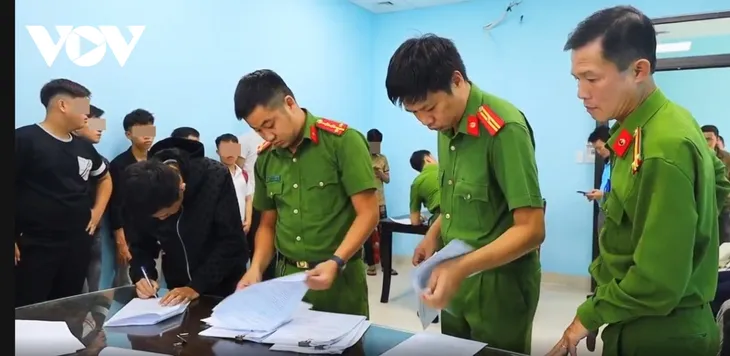 Tạm giam 15 thanh thiếu niên gây rối trật tự công cộng tại Đà Nẵng - Ảnh 2. Tạm giam 15 thanh thiếu niên gây rối trật tự công cộng tại Đà Nẵng - Ảnh 2.