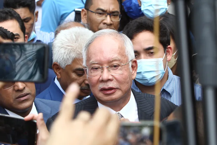Cựu Thủ tướng Malaysia Najib Razak tiếp tục hầu tòa - Ảnh 1. Cựu Thủ tướng Malaysia Najib Razak tiếp tục hầu tòa - Ảnh 1.
