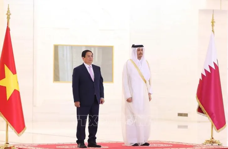 Thủ tướng Nhà nước Qatar chủ trì Lễ đón chính thức Thủ tướng Phạm Minh Chính - Ảnh 1. Thủ tướng Nhà nước Qatar chủ trì Lễ đón chính thức Thủ tướng Phạm Minh Chính - Ảnh 1.