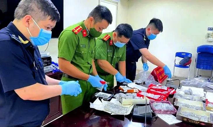 Hải quan Hà Nội: Tội phạm ma túy ngày càng tinh vi, xảo quyệt - Ảnh 1. Hải quan Hà Nội: Tội phạm ma túy ngày càng tinh vi, xảo quyệt - Ảnh 1.