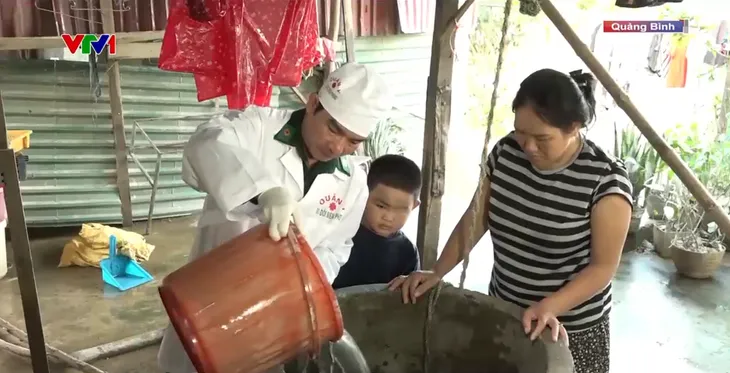 Quảng Bình: Xử lý môi trường, ngăn ngừa dịch bệnh sau mưa lũ - Ảnh 1. Quảng Bình: Xử lý môi trường, ngăn ngừa dịch bệnh sau mưa lũ - Ảnh 1.