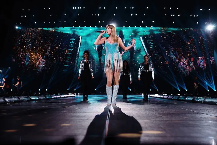Taylor Swift tiếp tục tạo ra “phép màu” trong chuyến lưu diễn toàn cầu - Ảnh 1. Taylor Swift tiếp tục tạo ra “phép màu” trong chuyến lưu diễn toàn cầu - Ảnh 1.