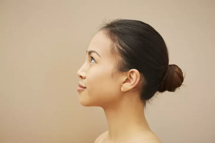 5 bí quyết giúp tóc luôn suôn mượt và chắc khỏe sau giấc ngủ - Ảnh 3. 5 bí quyết giúp tóc luôn suôn mượt và chắc khỏe sau giấc ngủ - Ảnh 3.