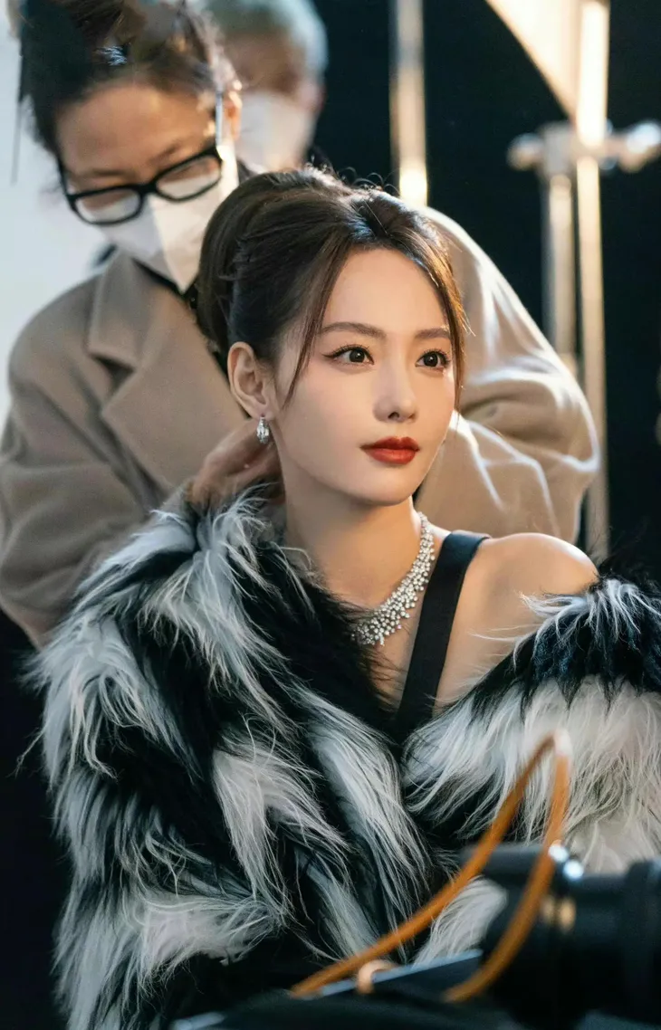 Trương Gia Nghê làm gì sau khi thoát lệnh cấm sóng? - Ảnh 1. Trương Gia Nghê làm gì sau khi thoát lệnh cấm sóng? - Ảnh 1.