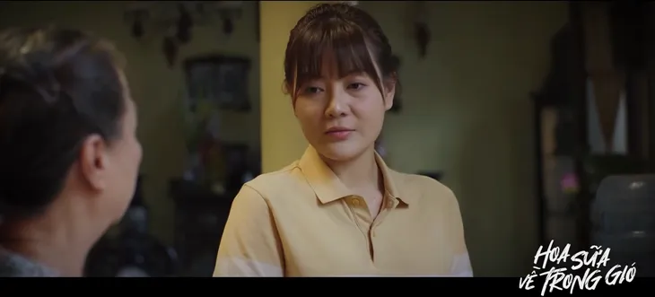 Hoa sữa về trong gió: Linh giữ bí mật chuyện bán hàng với mẹ chồng - Ảnh 2. Hoa sữa về trong gió: Linh giữ bí mật chuyện bán hàng với mẹ chồng - Ảnh 2.