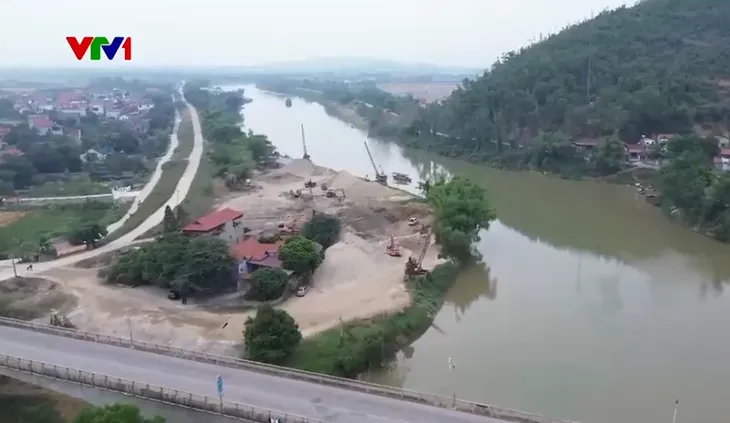 Bến thủy nội địa hoạt động không phép, gây ồn suốt ngày đêm - Ảnh 1. Bến thủy nội địa hoạt động không phép, gây ồn suốt ngày đêm - Ảnh 1.