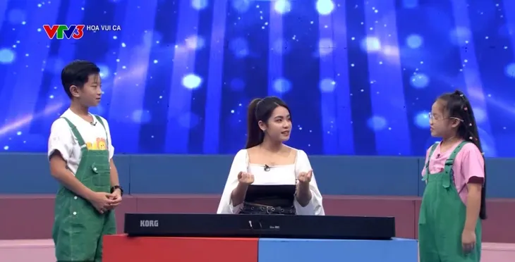 Hoa vui ca: Thi xem ai thuộc bài nhanh hơn nào! - Ảnh 1. Hoa vui ca: Thi xem ai thuộc bài nhanh hơn nào! - Ảnh 1.