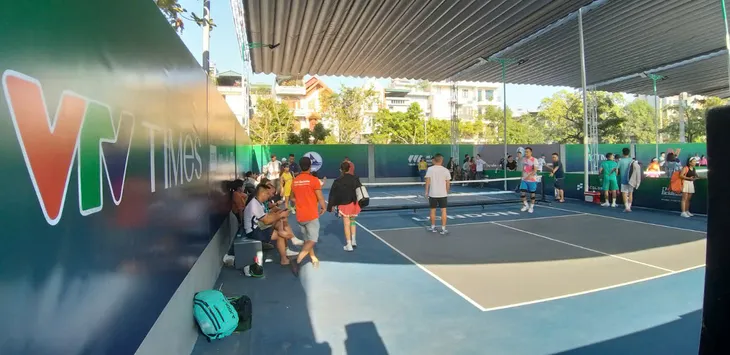 Nhiều trận đấu hấp dẫn ngày khai mạc giải Pickleball Chanlleger 2024 tại TP Hạ Long - Ảnh 2. Nhiều trận đấu hấp dẫn ngày khai mạc giải Pickleball Chanlleger 2024 tại TP Hạ Long - Ảnh 2.