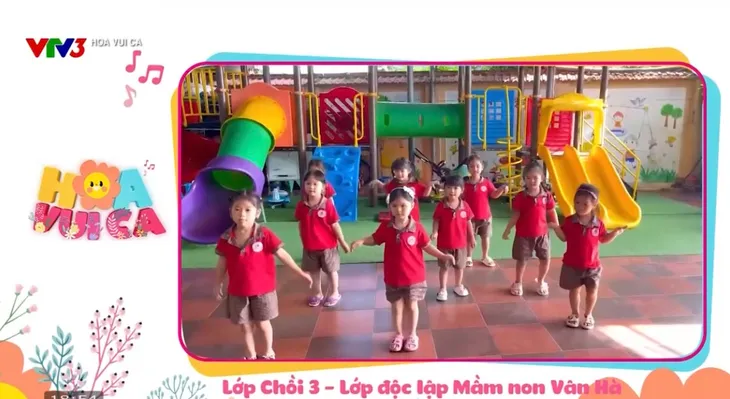 Hoa vui ca: Xem khán giả nhí biến thành chuột nhắt dễ thương - Ảnh 1. Hoa vui ca: Xem khán giả nhí biến thành chuột nhắt dễ thương - Ảnh 1.