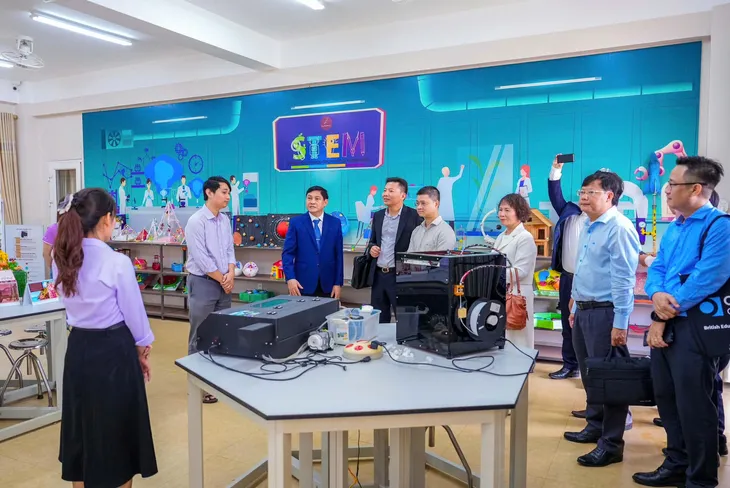 Vinh danh điển hình đổi mới sáng tạo giáo dục Việt Nam - Ảnh 1. Vinh danh điển hình đổi mới sáng tạo giáo dục Việt Nam - Ảnh 1.