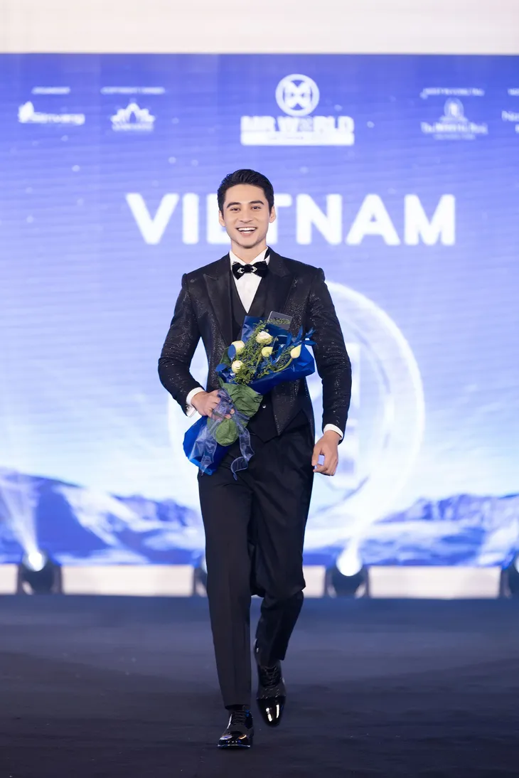Phạm Tuấn Ngọc hội ngộ dàn thí sinh cực phẩm của Nam vương quốc tế 2024 - Ảnh 2. Phạm Tuấn Ngọc hội ngộ dàn thí sinh cực phẩm của Nam vương quốc tế 2024 - Ảnh 2.