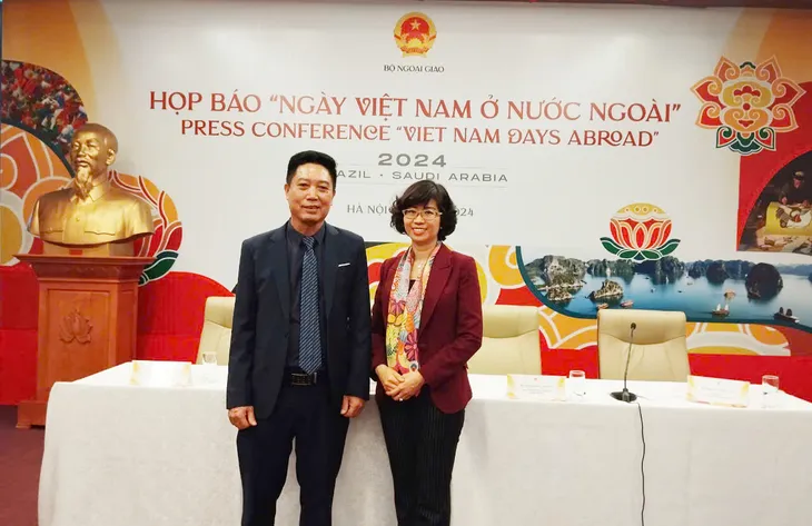 Nghệ sĩ Phan Thanh Liêm đưa rối nước đến “Ngày Việt Nam tại Brazil” - Ảnh 1. Nghệ sĩ Phan Thanh Liêm đưa rối nước đến “Ngày Việt Nam tại Brazil” - Ảnh 1.