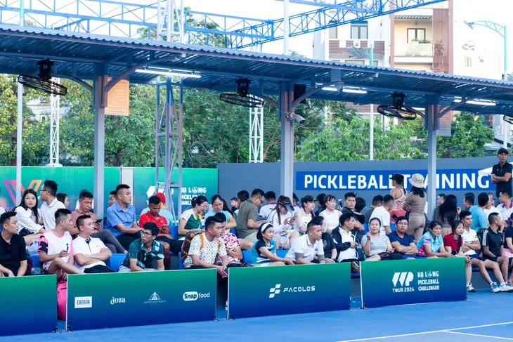 Nhiều trận đấu hấp dẫn ngày khai mạc giải Pickleball Chanlleger 2024 tại TP Hạ Long - Ảnh 7. Nhiều trận đấu hấp dẫn ngày khai mạc giải Pickleball Chanlleger 2024 tại TP Hạ Long - Ảnh 7.