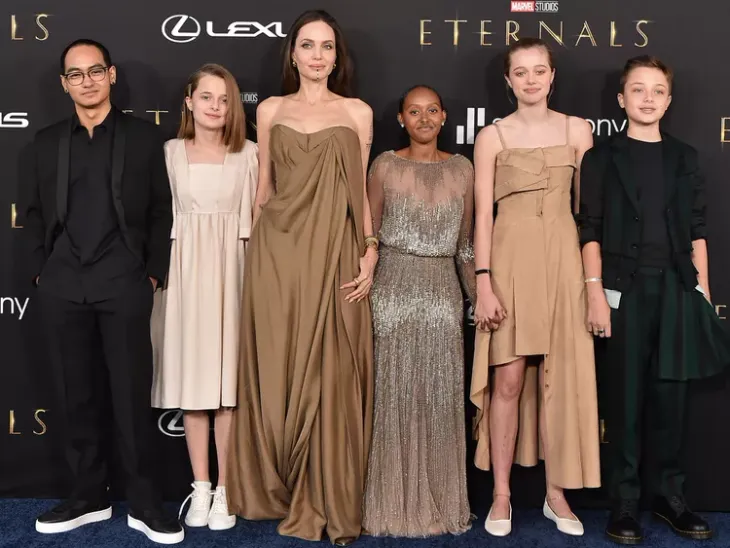 Angelina Jolie tiết lộ lý do các con không muốn trở thành người nổi tiếng - Ảnh 1. Angelina Jolie tiết lộ lý do các con không muốn trở thành người nổi tiếng - Ảnh 1.