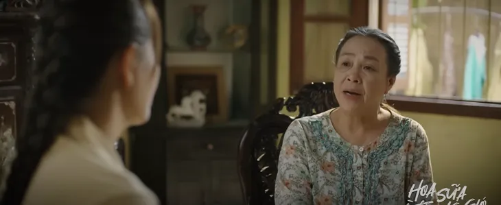 Hoa sữa về trong gió: Bà Trúc buồn vì con dâu nói dối - Ảnh 1. Hoa sữa về trong gió: Bà Trúc buồn vì con dâu nói dối - Ảnh 1.