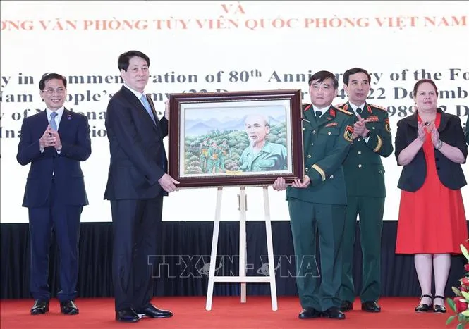 Chủ tịch nước Lương Cường dự lễ kỷ niệm ngày thành lập Quân đội nhân dân Việt Nam tại Chile - Ảnh 3. Chủ tịch nước Lương Cường dự lễ kỷ niệm ngày thành lập Quân đội nhân dân Việt Nam tại Chile - Ảnh 3.