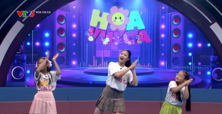 Hoa vui ca: Học múa với Nhịp cầu tre - Ảnh 1. Hoa vui ca: Học múa với Nhịp cầu tre - Ảnh 1.