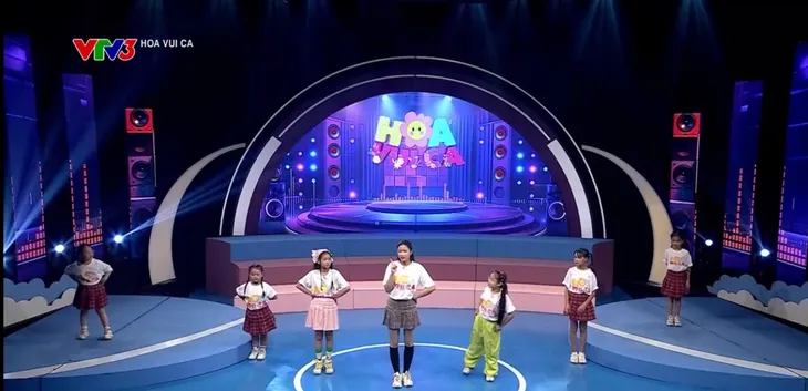 Hoa vui ca: Học múa với Nhịp cầu tre - Ảnh 2. Hoa vui ca: Học múa với Nhịp cầu tre - Ảnh 2.